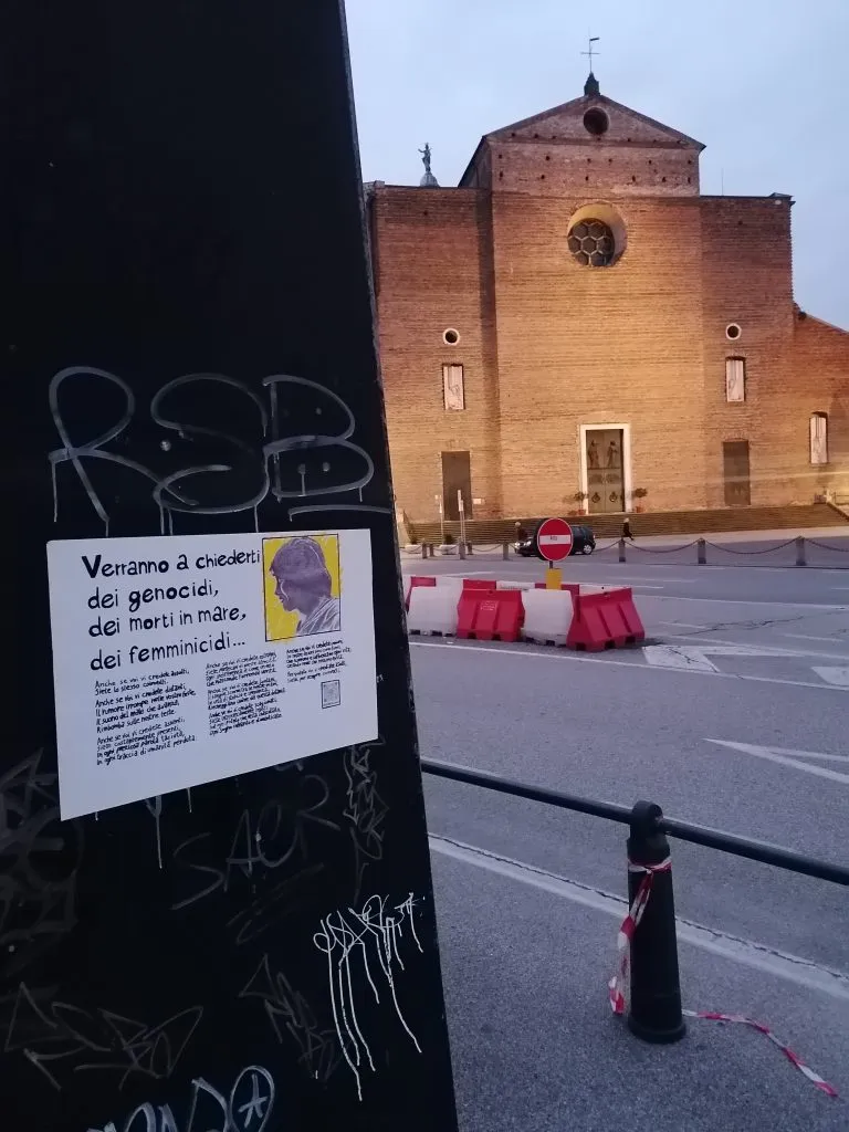 Lo street artist OrlandO omaggia Fabrizio De André a Padova 