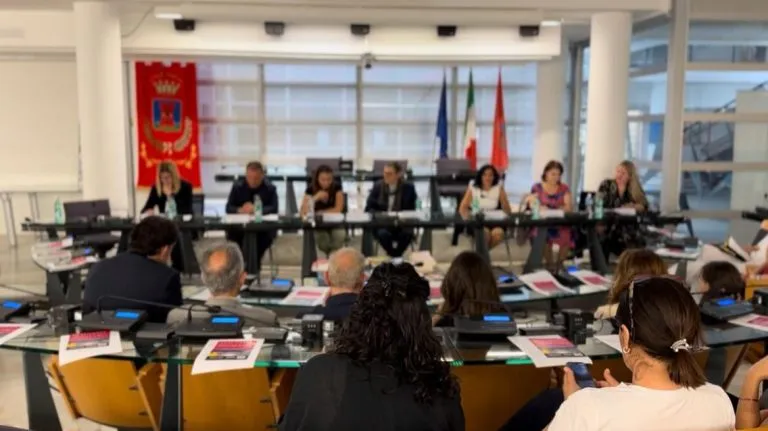 Presentazione Libro Lasciato Indietro di Dino Tropea presso la sala consiliare di Fiumicino.