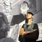 L’arte come riscatto: Valerio Zezur emoziona l’Italia e conquista attenzione anche dal mondo arabo