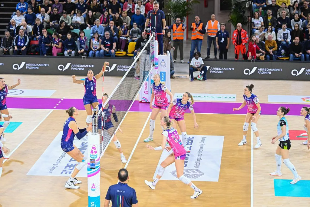 Arredamenti Fagnini nuovo Official Partner della Savino Del Bene Volley