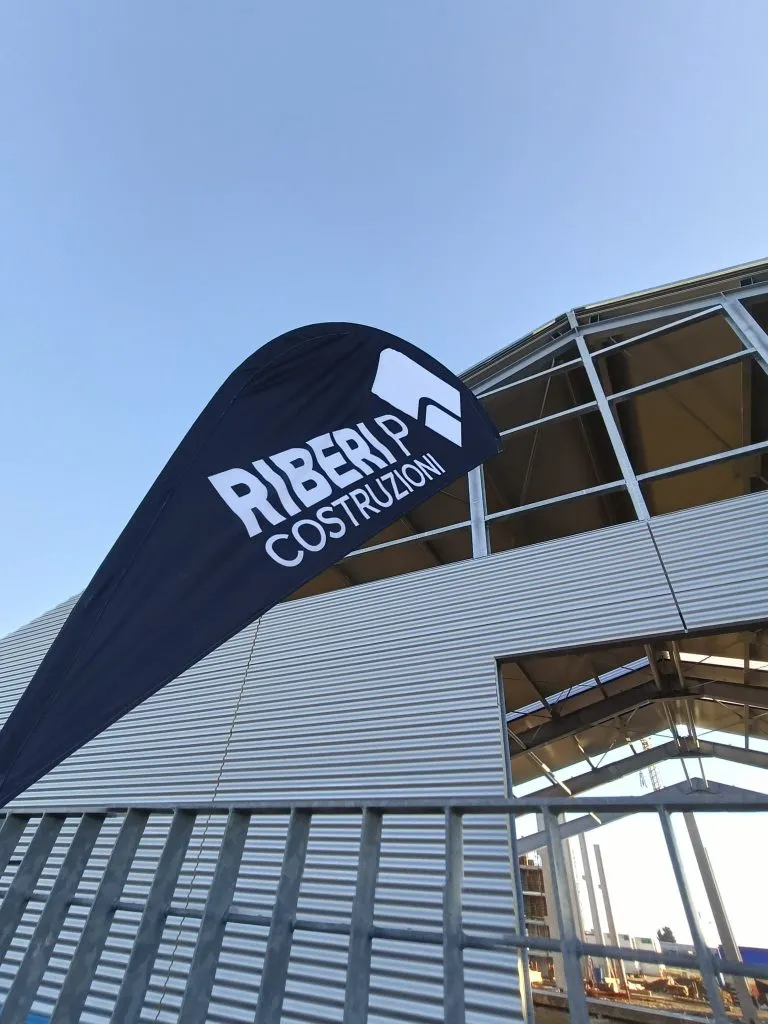 Riberi P rinnova per il 2026 il servizio di lattoneria su misura e taglio pannelli coibentati